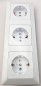 Preview: MILOS Set 3 Steckdosen + 3-fach Rahmen Matt Weiß mit erhöhtem Berührungsschutz, Klemm 22932