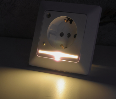 DELPHI Schutzkontakt-Steckdose mit LED weiß UP, Licht mit Sensor 24083