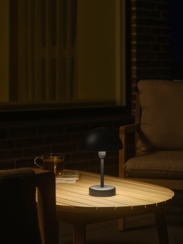 Ladebase der Nordlux Akkuleuchte Ellen To-Go in Farbe Oliven Grün