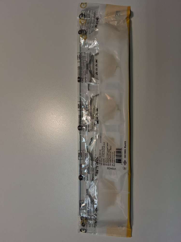 Gunsan Visage 4-fach Rahmen für 4 Serienschalter Steckdosen weiß