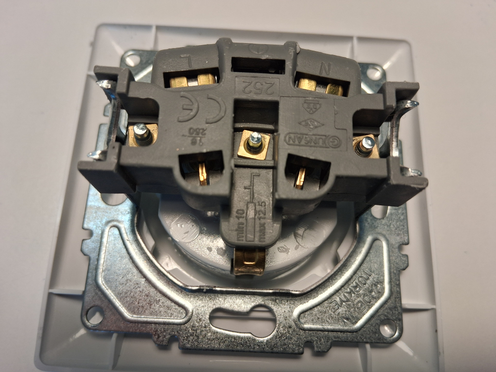 Gunsan Visage Steckdose Unterputz Weiss 1281100200115 günsan electric