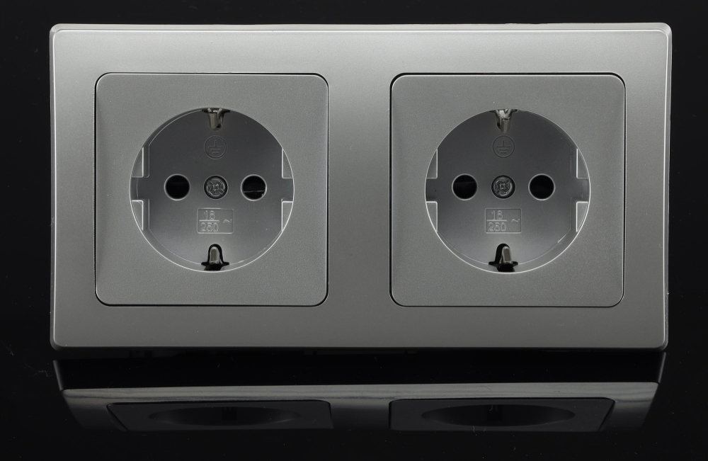 DELPHI Set 2 Steckdosen + 2-fach Rahmen 250V/16A, Steckanschluss 23065