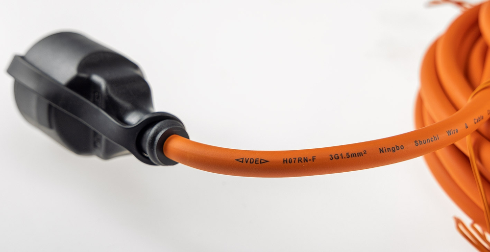 Verlängerungskabel 25m IP44 Orange H07RN-F 3G1,5 Stecker und Kupplung mit Kappe 23613