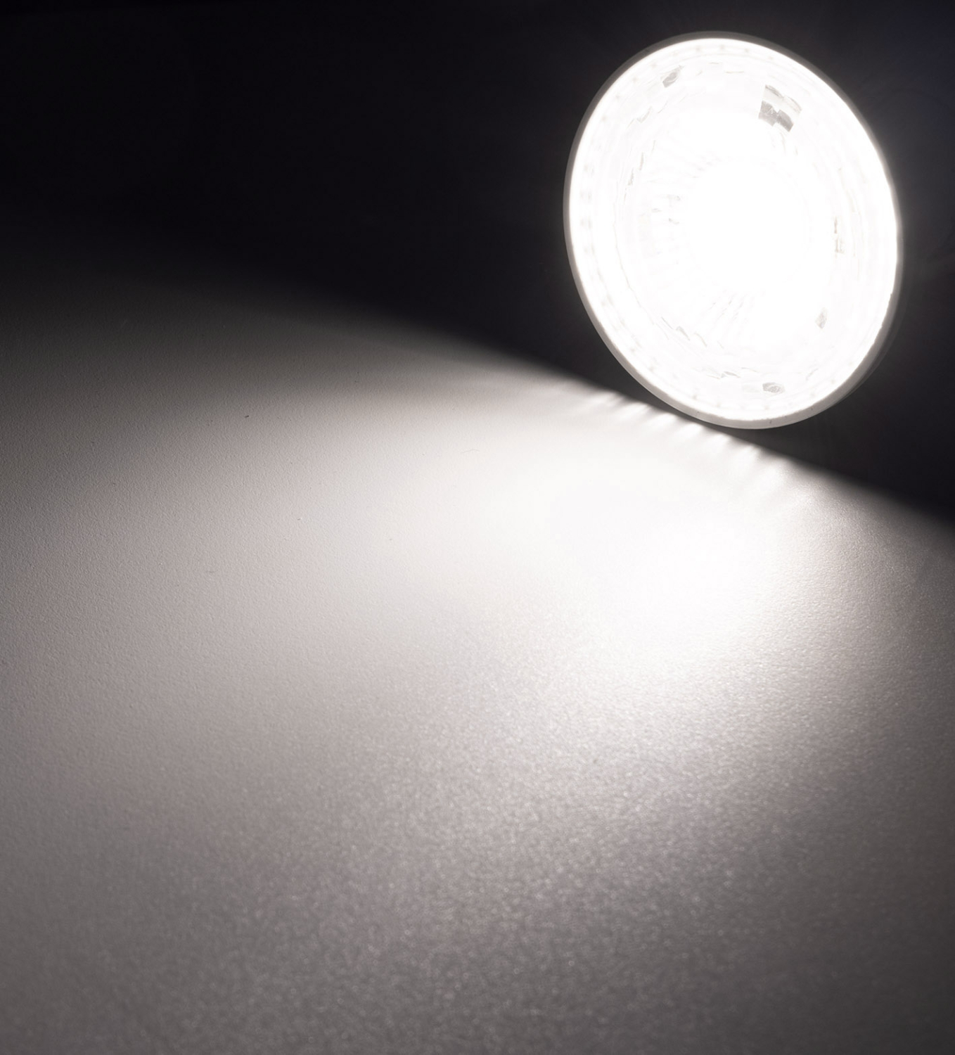 ChiliTec LED Strahler GU10 "P90" neutralweiß 896lm 9W 38° 4146K 23875