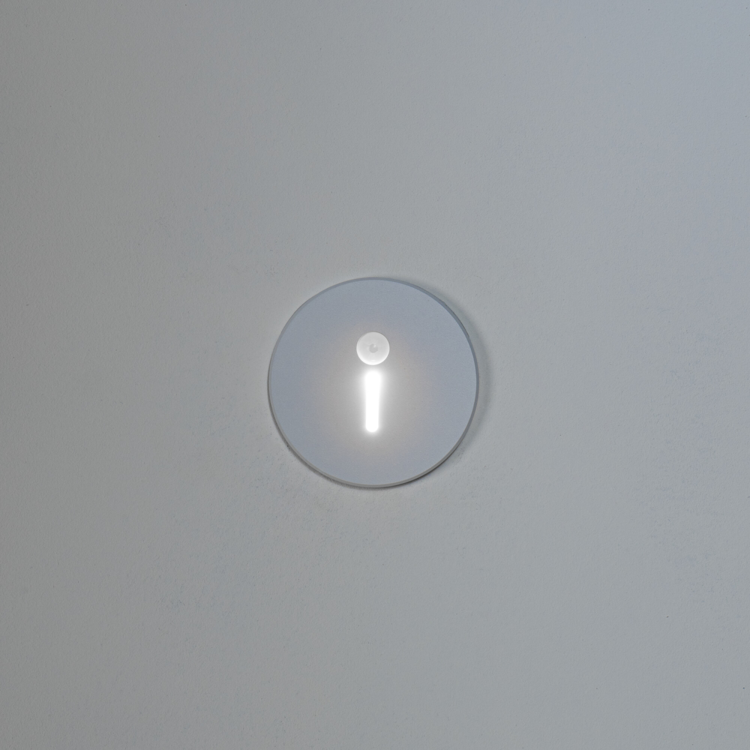 LED Wandleuchte MAGNIK mit PIR Sensor rund 230V weiss CCT 2700-5700K 90795