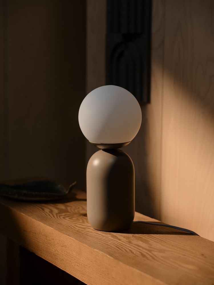 Tischleuchte Notti Nordlux hell braun Glas skandinavische Tischlampe E14