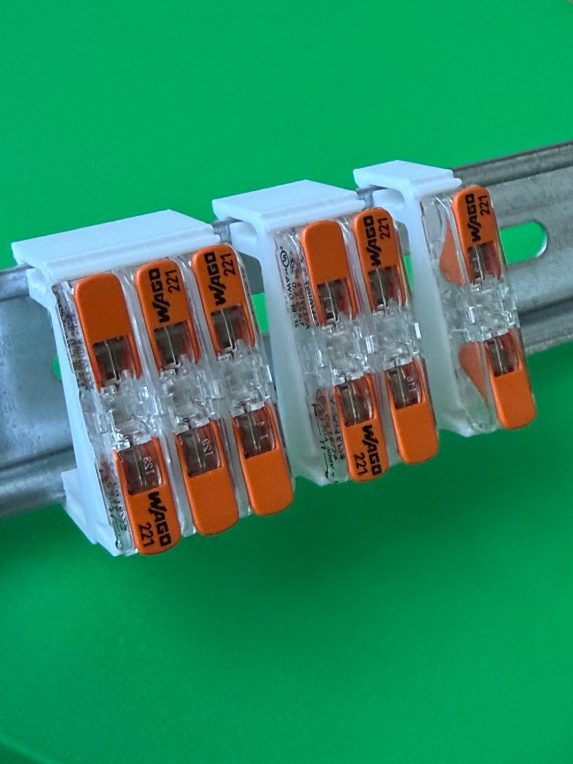 SOIXX Hutschienenhalter XWD für WAGO 221-2411 DIN Rail 35mm Weiß