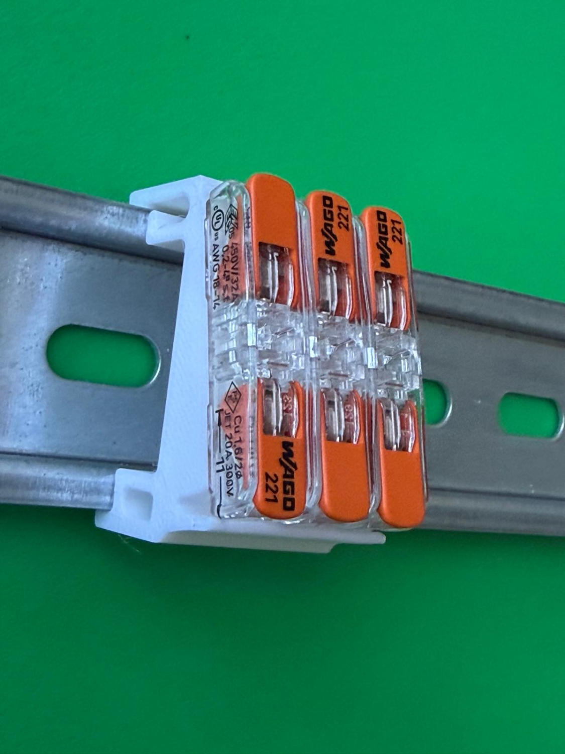 SOIXX Hutschienenhalter XWD für 3x WAGO 221-2411 DIN Rail 35mm Weiß