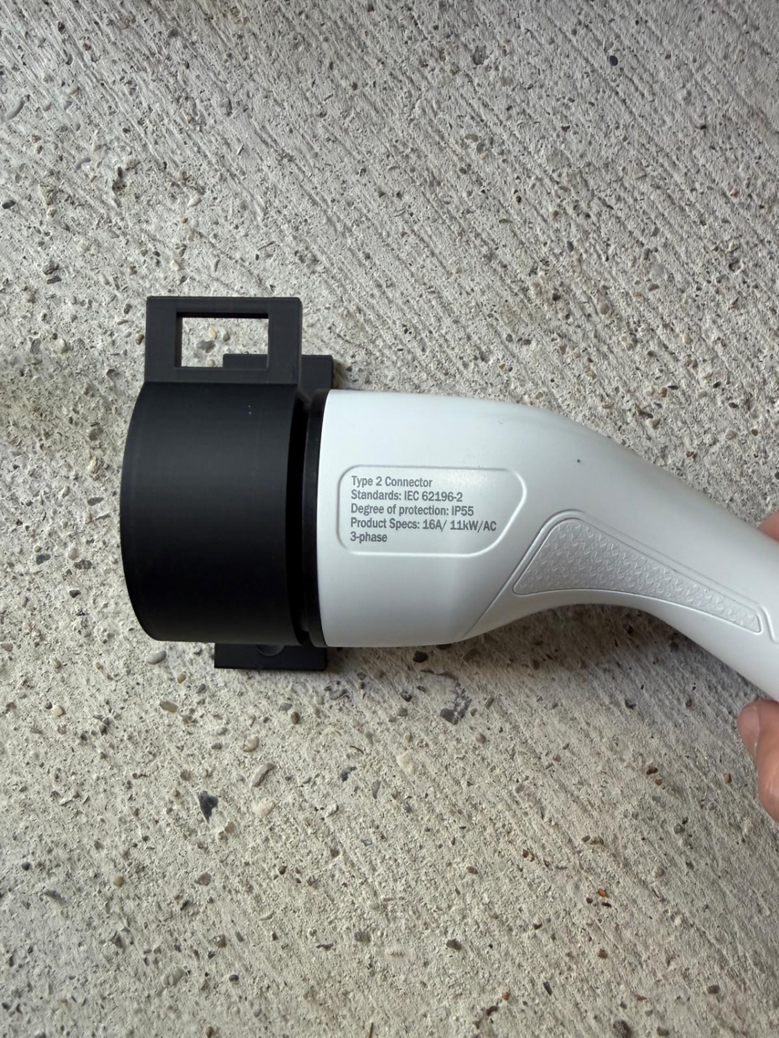 SOIXX Wandhalterung Typ 2 für EV Ladekabel, Schwarz, seitlich rechts, passend für alle Typ 2 Stecker nach DIN EN 62196-1 XEV-2SR-032
